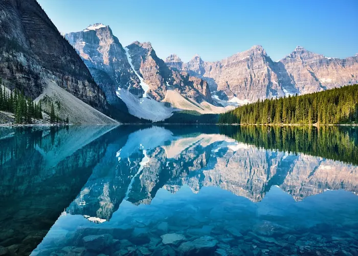 Route de montagne au Canada